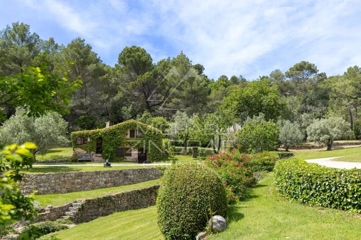 Image No.4-6 Bed House for sale