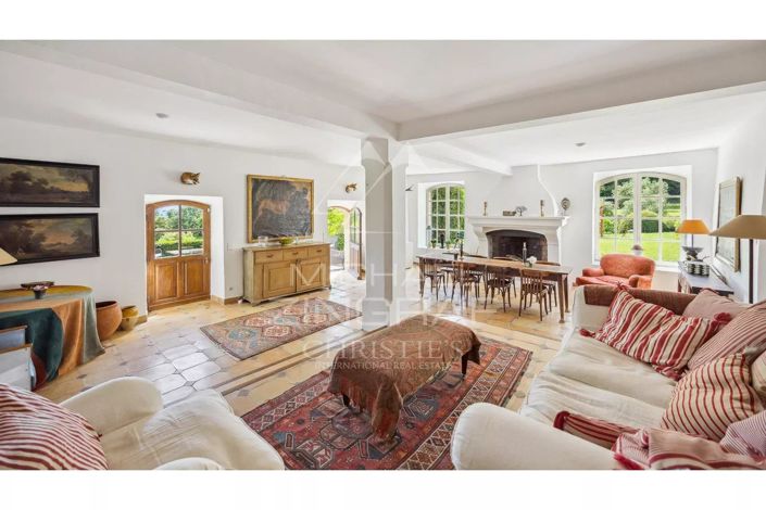 Image No.5-6 Bed House for sale