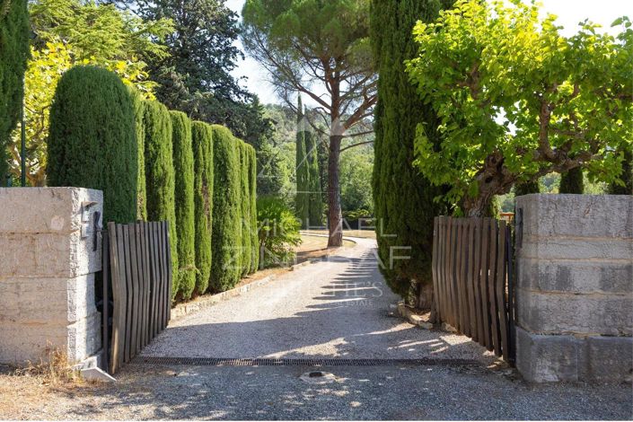 Image No.10-3 Bed House for sale