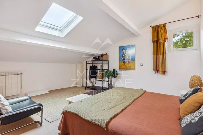 Image No.11-6 Bed House for sale