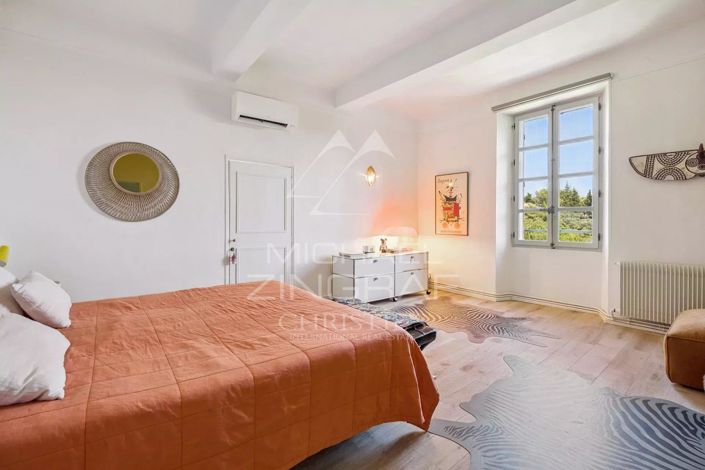 Image No.9-6 Bed House for sale