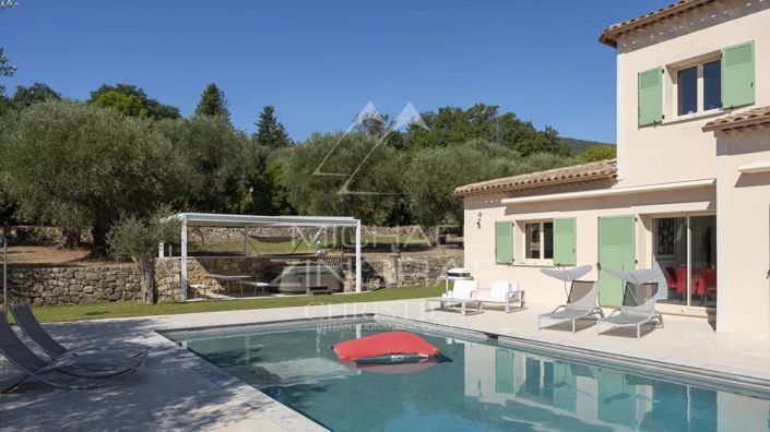 Image No.8-5 Bed House for sale