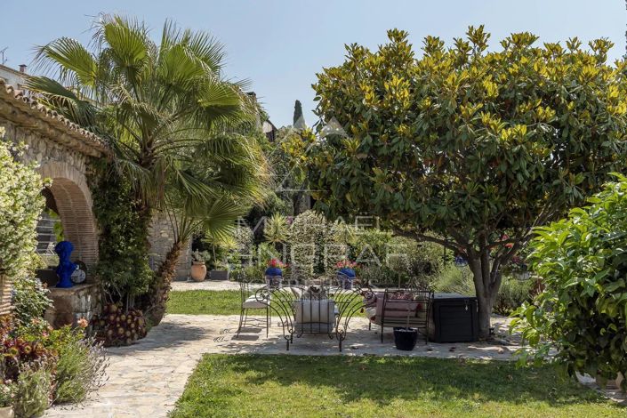 Image No.10-5 Bed House for sale