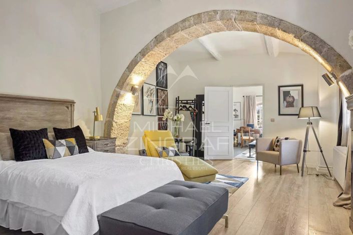 Image No.9-5 Bed House for sale