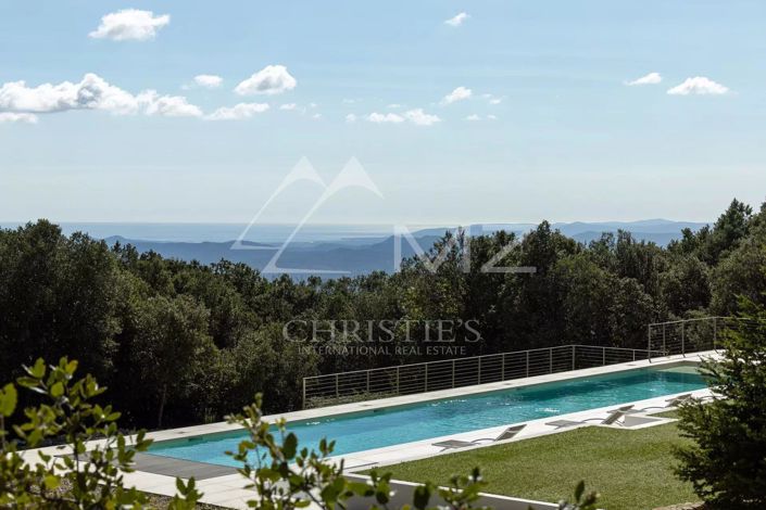 Image No.2-4 Bed House for sale