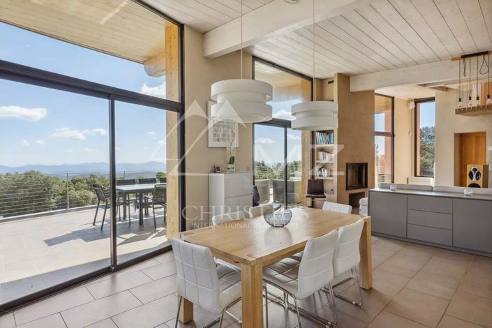 Image No.5-4 Bed House for sale