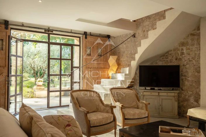 Image No.7-7 Bed House for sale