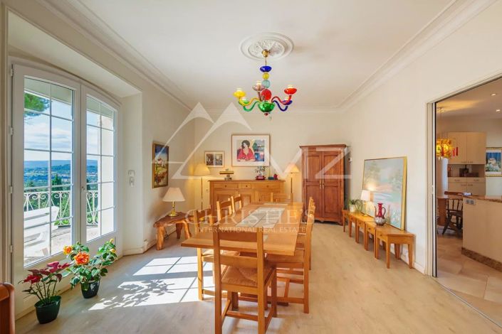 Image No.6-6 Bed House for sale