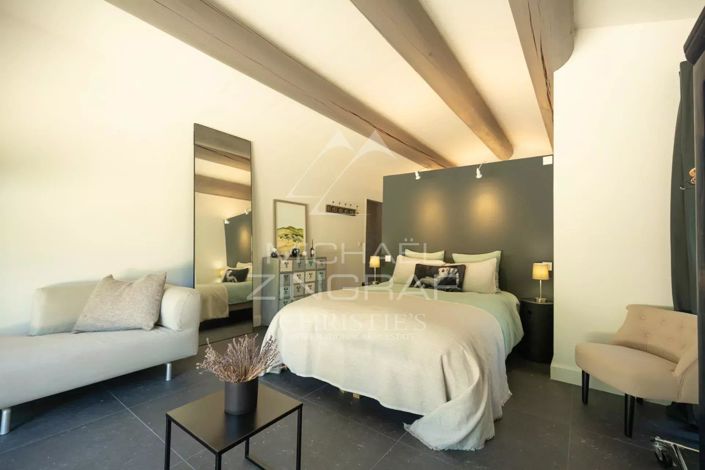 Image No.11-5 Bed House for sale