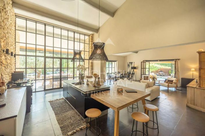 Image No.7-5 Bed House for sale