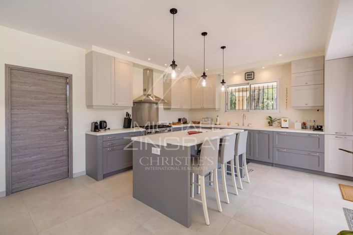 Image No.3-4 Bed House for sale