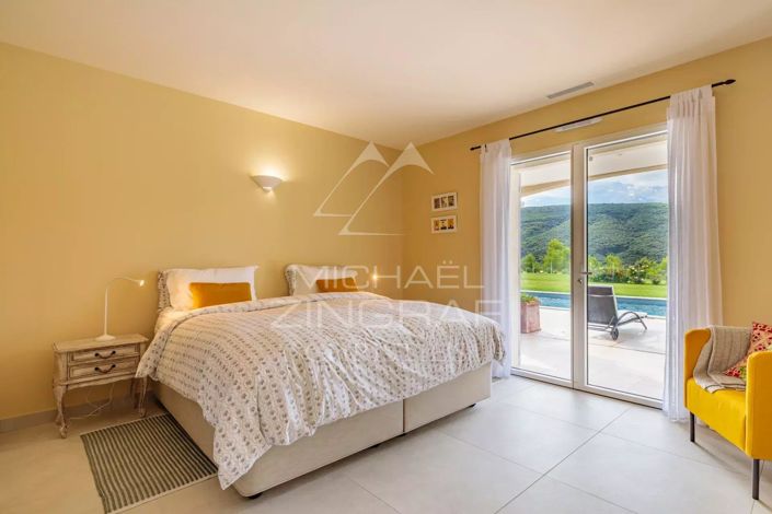 Image No.7-4 Bed House for sale