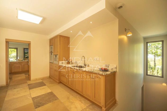 Image No.7-4 Bed House for sale