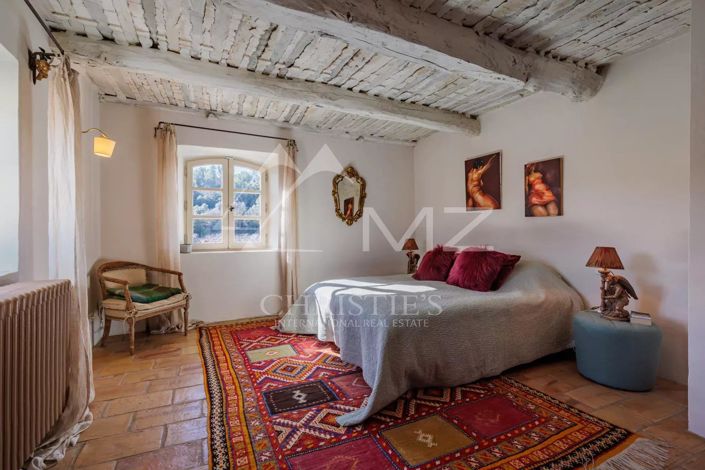 Image No.7-7 Bed House for sale