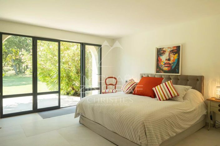 Image No.11-8 Bed House for sale