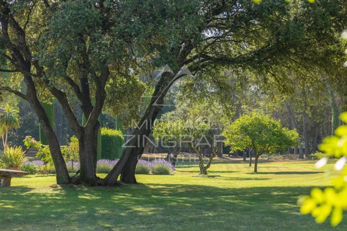 Image No.4-8 Bed House for sale