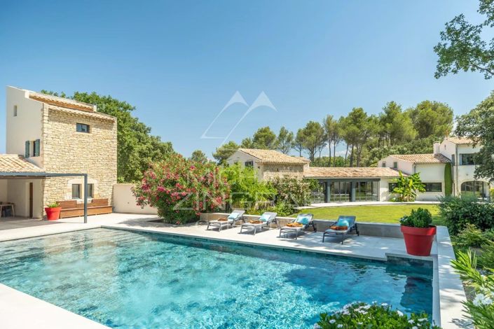 Image No.5-8 Bed House for sale