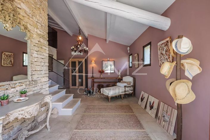 Image No.8-5 Bed House for sale