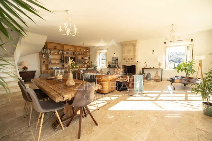 Image No.5-6 Bed House for sale