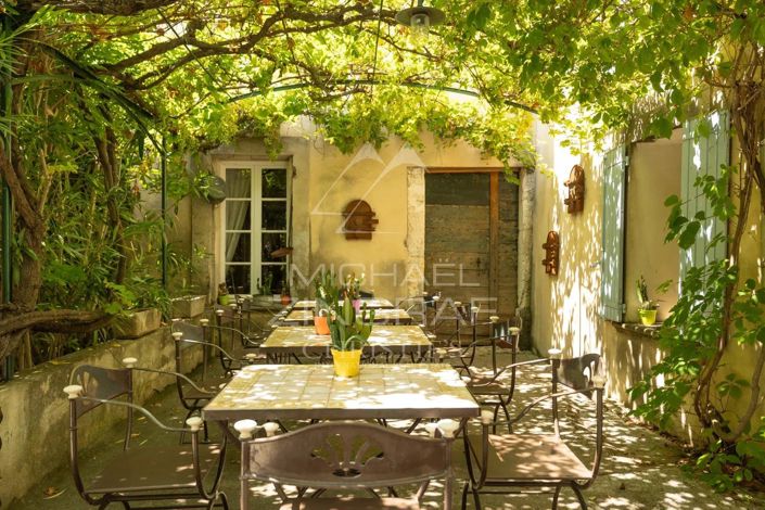 Image No.3-10 Bed House for sale