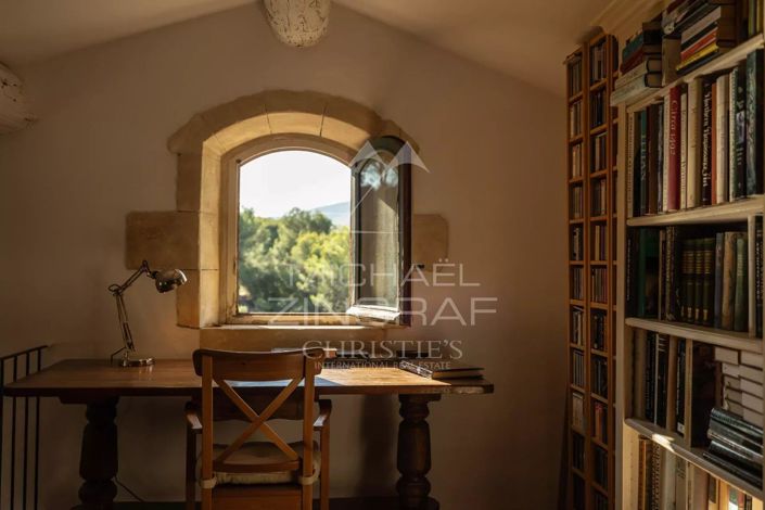 Image No.10-7 Bed House for sale