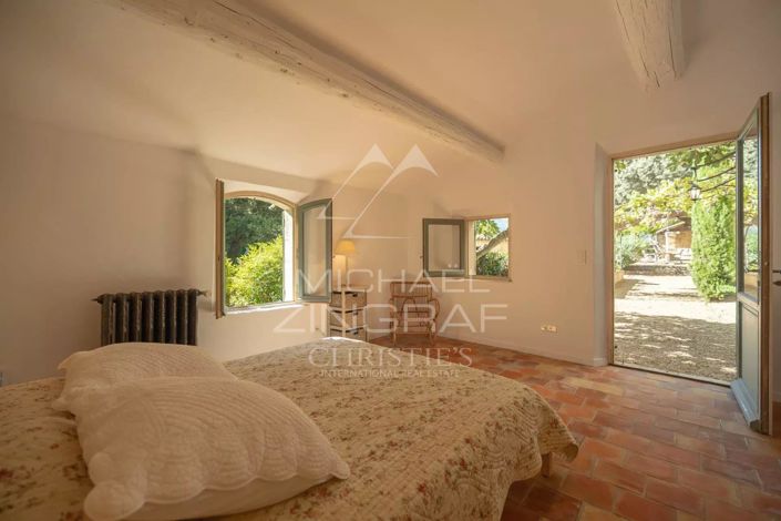 Image No.12-7 Bed House for sale