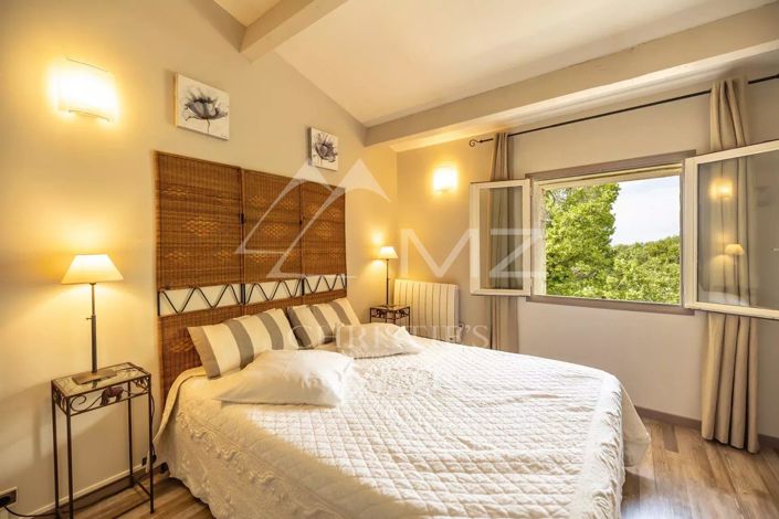 Image No.9-7 Bed House for sale