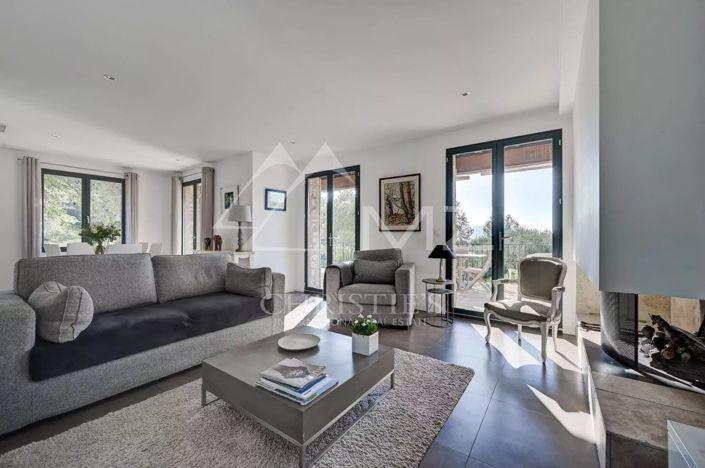 Image No.5-5 Bed House for sale