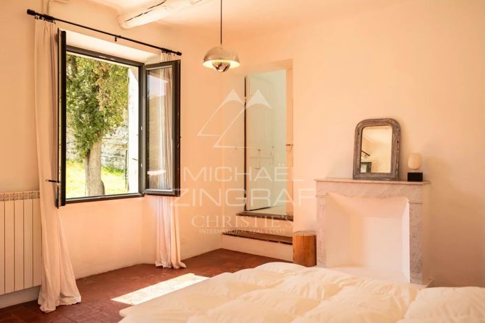 Image No.11-6 Bed House for sale