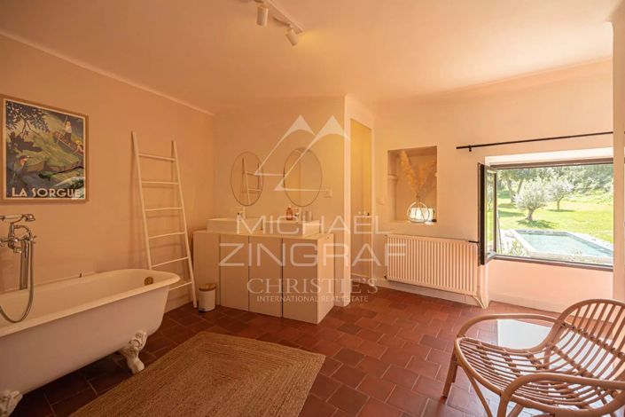 Image No.12-6 Bed House for sale