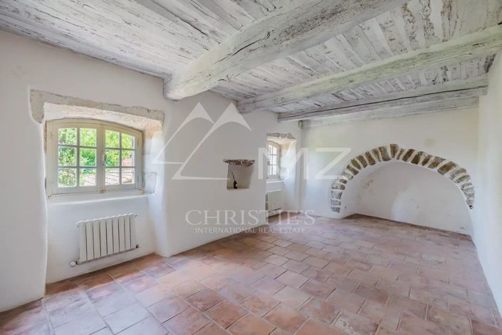 Image No.8-2 Bed House for sale