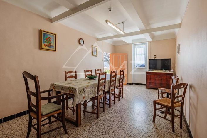 Image No.8-3 Bed House for sale