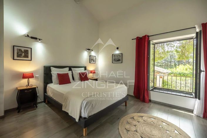 Image No.10-6 Bed House for sale