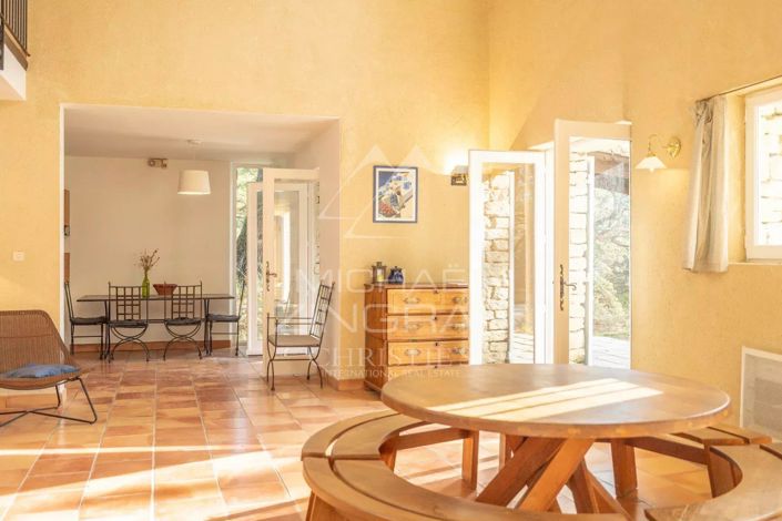 Image No.5-5 Bed House for sale