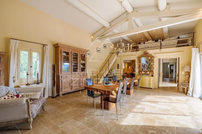 Image No.7-5 Bed House for sale