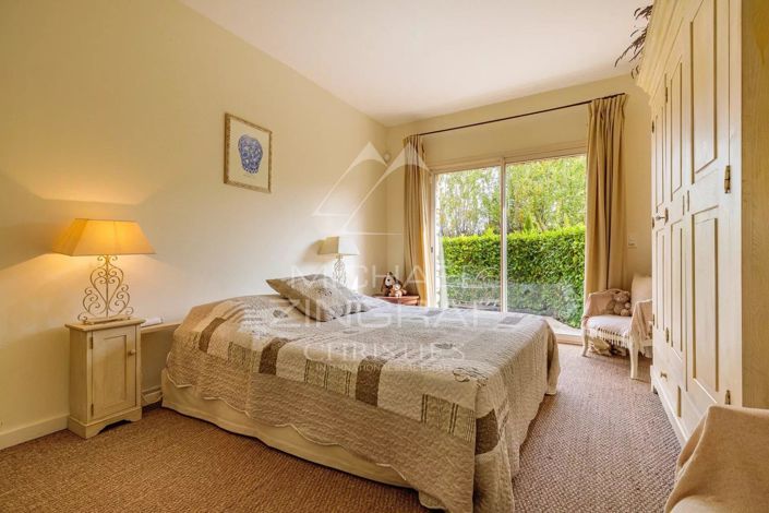 Image No.9-5 Bed House for sale