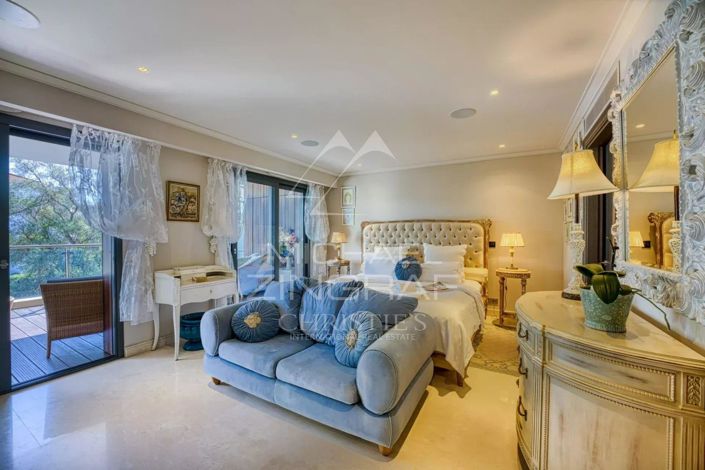 Image No.11-3 Bed Apartment for sale