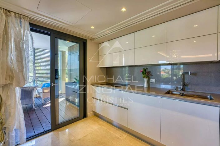 Image No.12-3 Bed Apartment for sale