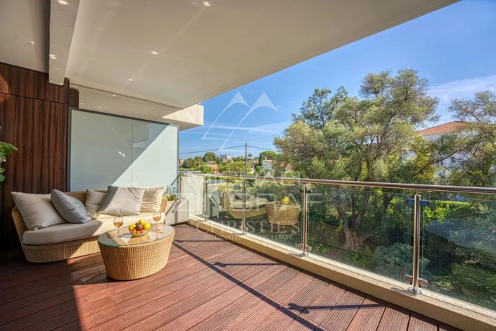 Image No.20-3 Bed Apartment for sale