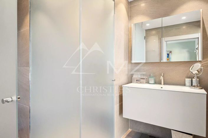 Image No.10-3 Bed Apartment for sale