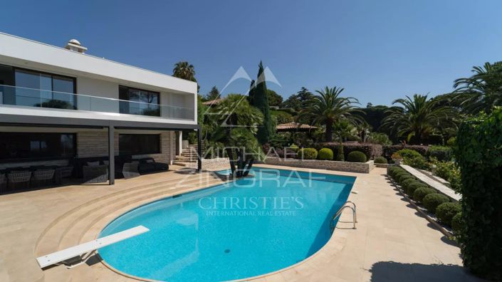 Image No.16-8 Bed House for sale