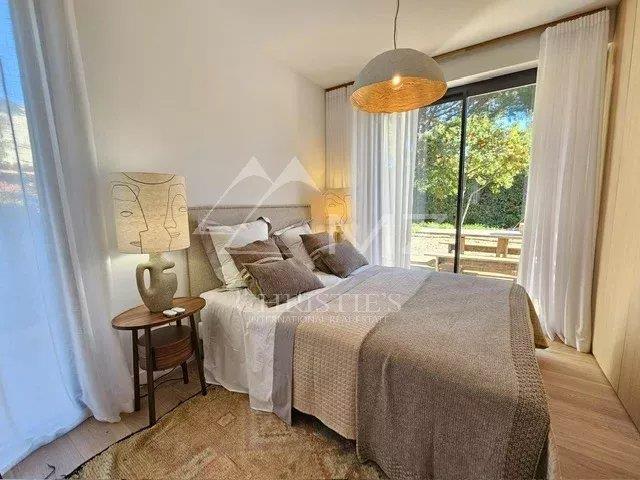 Image No.10-5 Bed House for sale