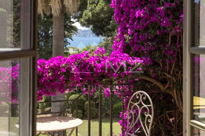 Image No.13-10 Bed House for sale