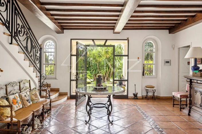 Image No.16-10 Bed House for sale