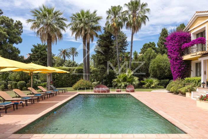 Image No.7-10 Bed House for sale