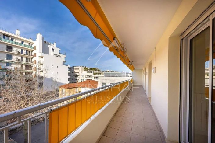 Image No.19-3 Bed Apartment for sale