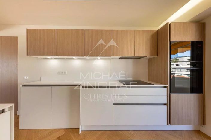 Image No.8-3 Bed Apartment for sale