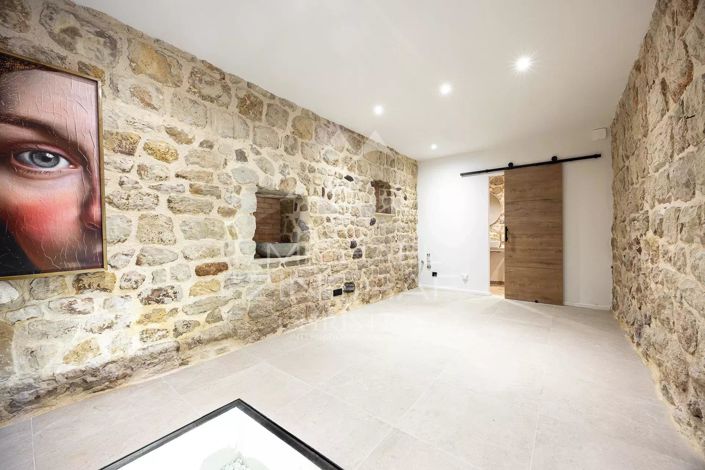 Image No.6-2 Bed House for sale