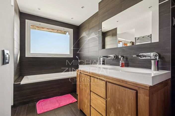 Image No.12-3 Bed Apartment for sale