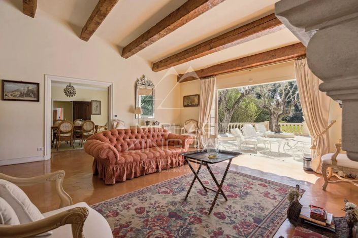 Image No.5-5 Bed House for sale